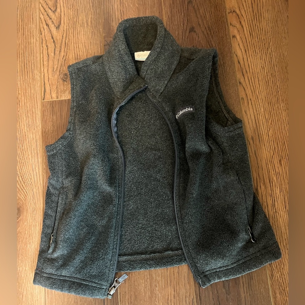 Charcoaled, Columbia kids vest